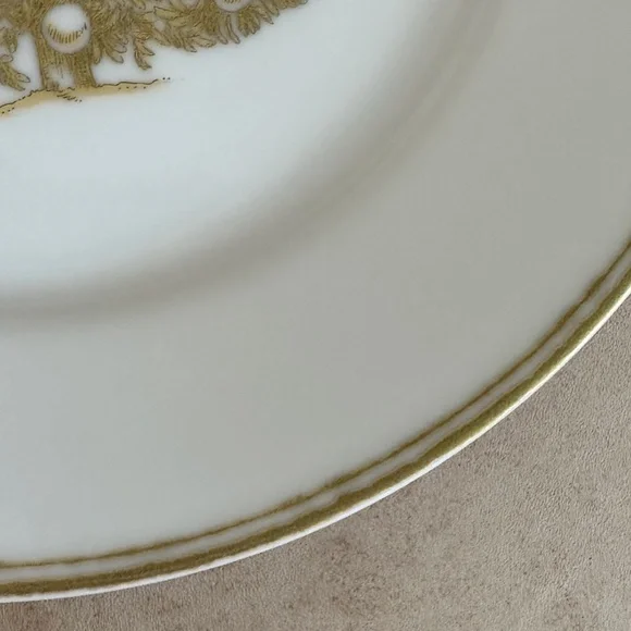 Williams-Sonoma Gold Christmas Tree Salad/Dessert Plates Set of 2 Discontinued - Picture 4 of 9